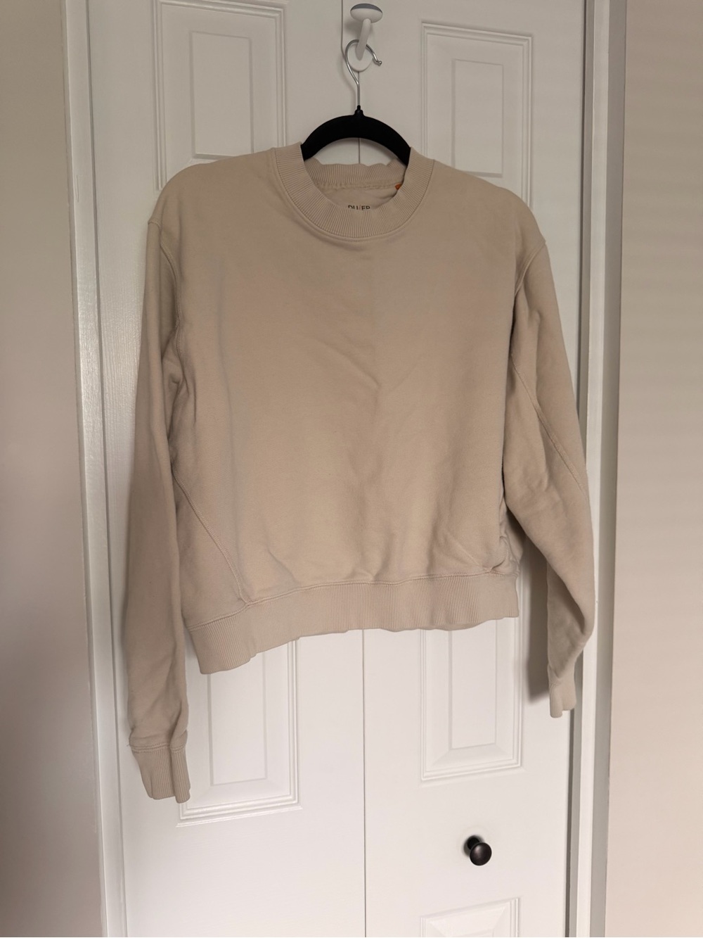 DU/ER Women’s Crewneck Sweatshirt with Zip Pocket in Beige - L